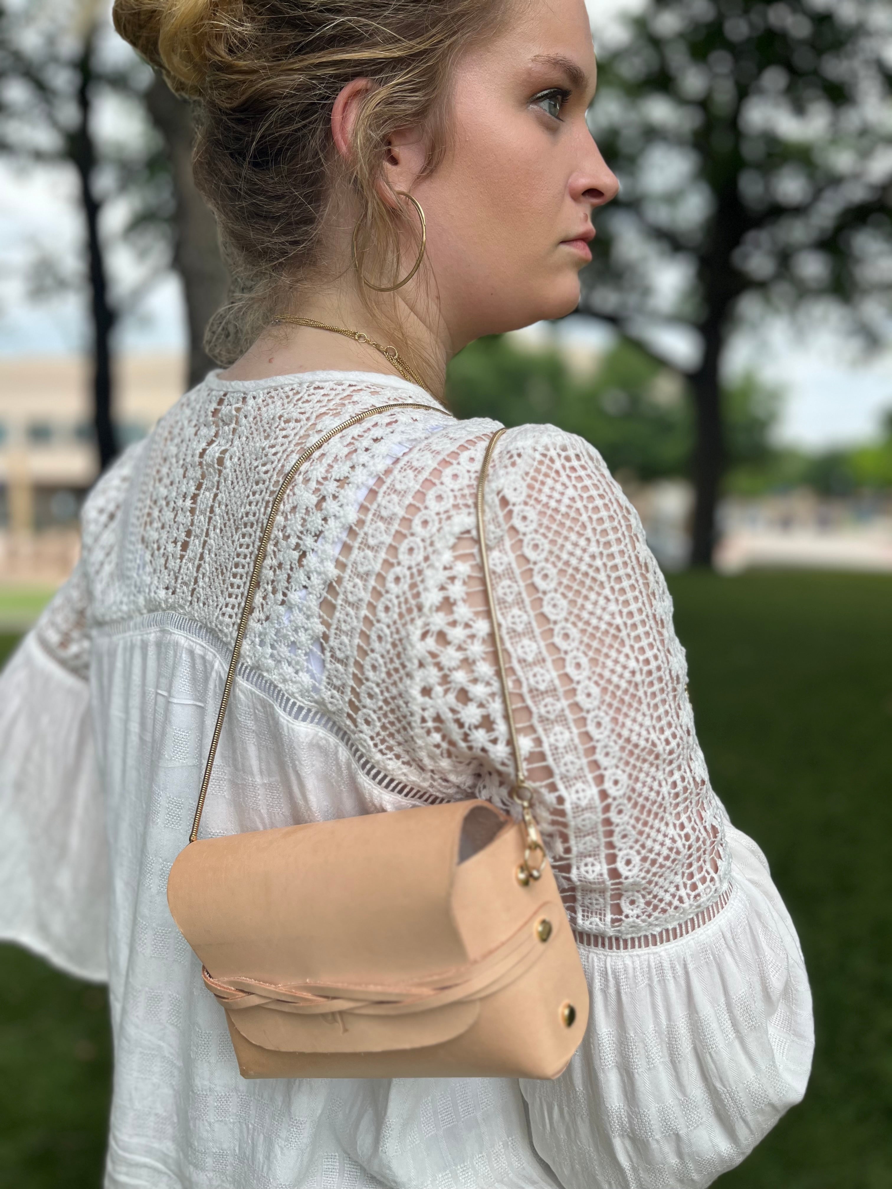 Suzanne Crossbody